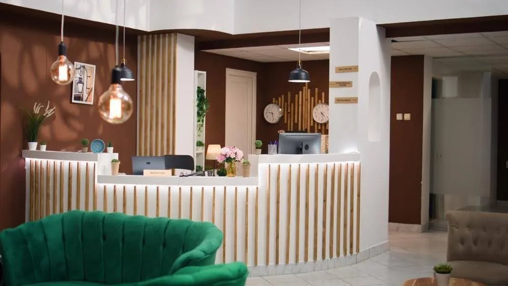 Guía completa sobre la diferencia entre hotel y hostal